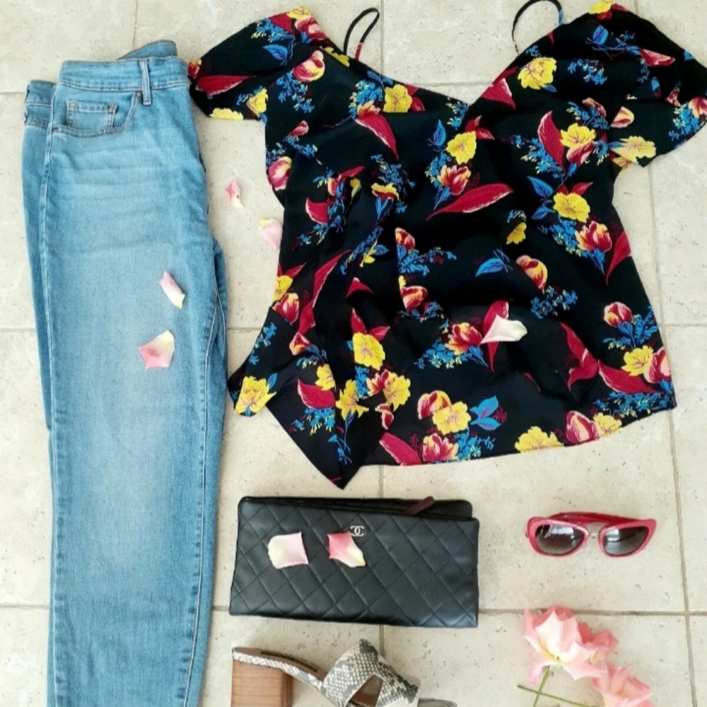 Cold Shoulder Silk Ruffle Blouse Floral Size Small